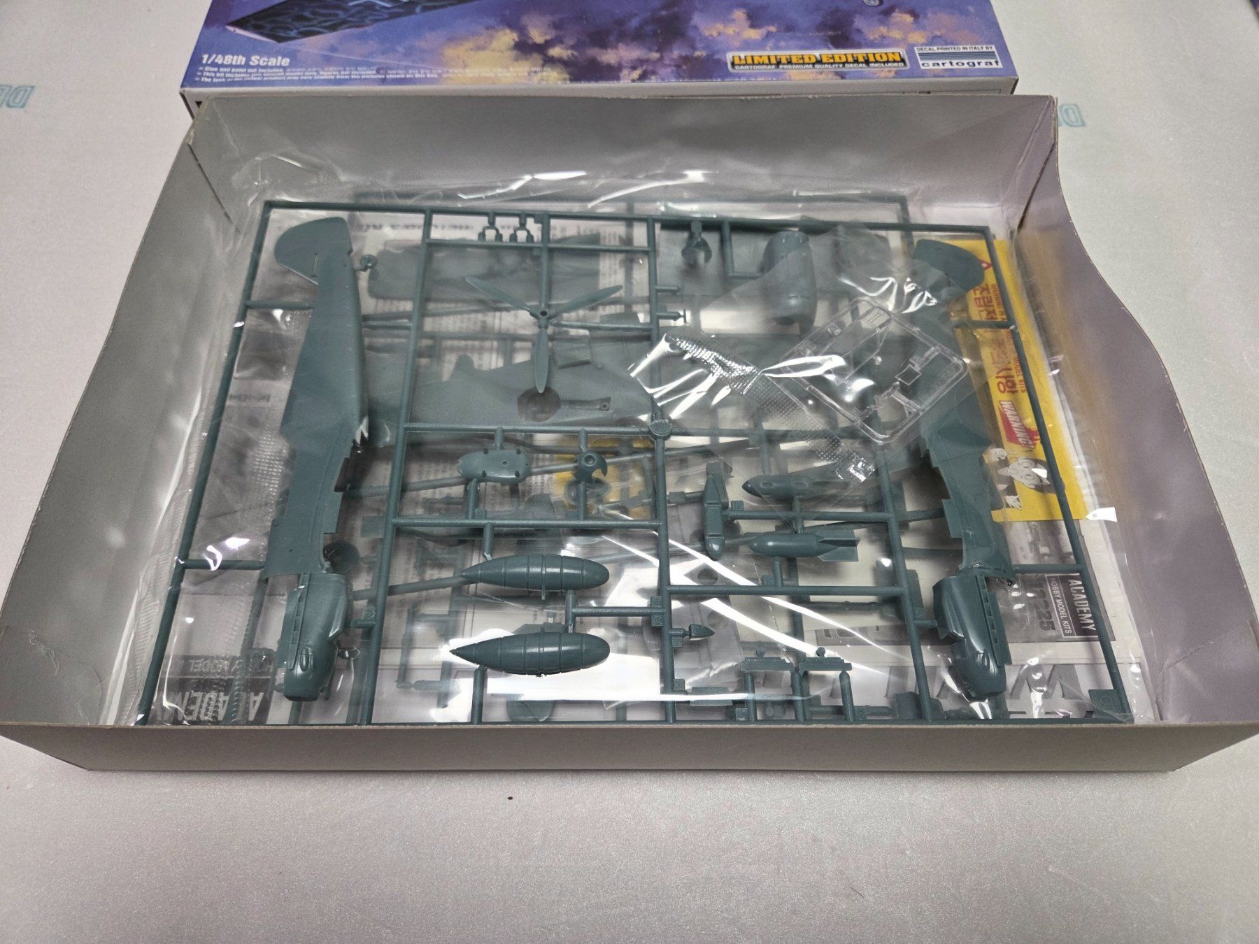 Academy Modellbausätze & Standmodelle: Academy Messerschmitt Bf109 Set mit 2 Modelle #12225+12228 – Neu und originalverpackt aus Hittnau von Sika86 9