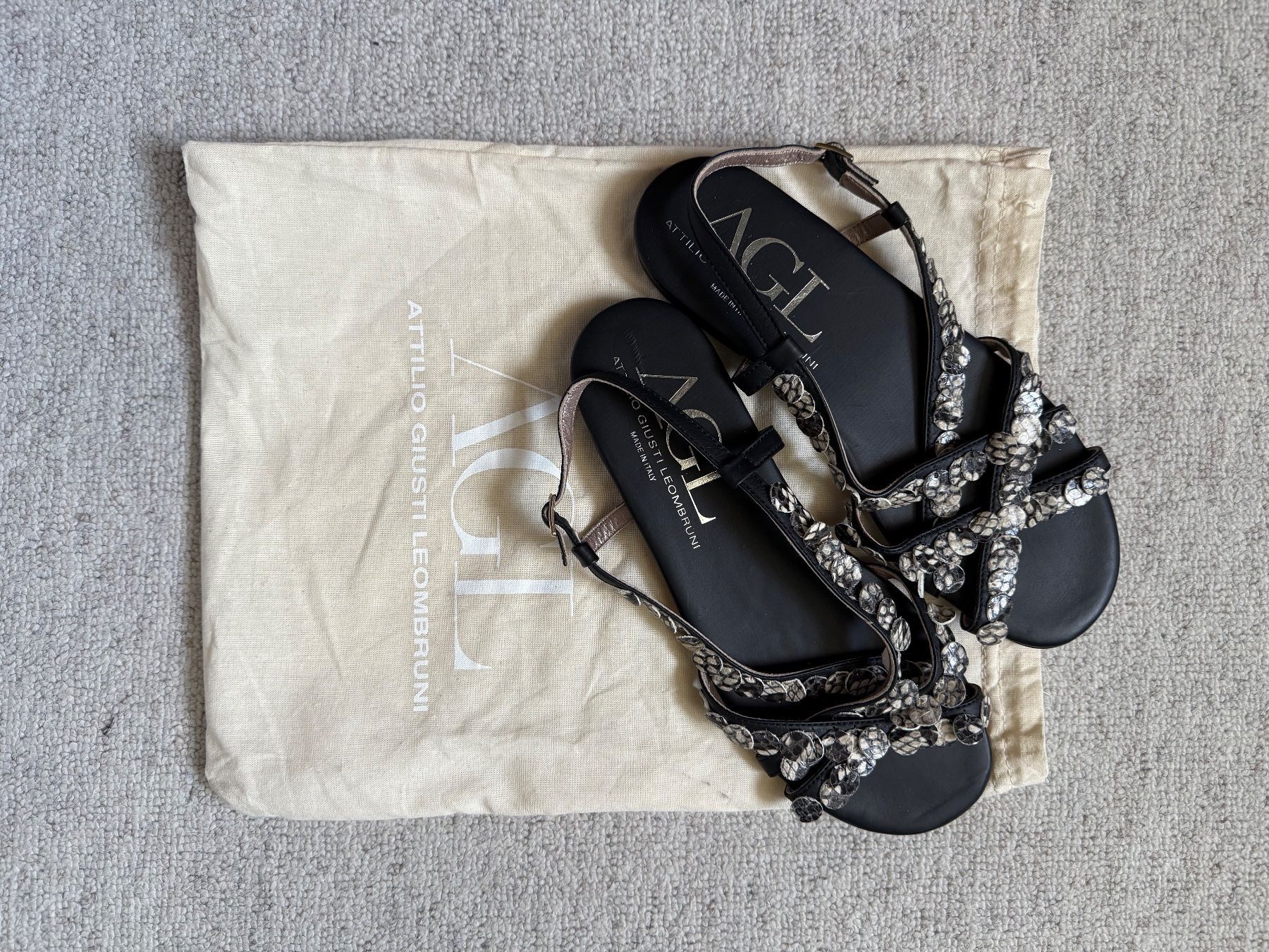 AGL Scarpe da donna: Sandales plates "AGL " Cuir 37 IT – Nuovo (secondo la descrizione) da Echandens venduto da pepite30
