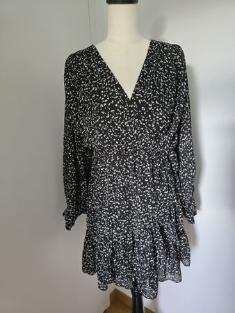 Guts & Gusto Wickelkleid S – Schwarz Weiß Pattern Ruffle 