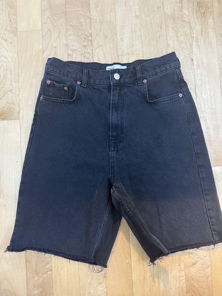 Zara Jeans: Zara Bermuda – Nuovo (secondo la descrizione) da Neerach venduto da the_modern_mini