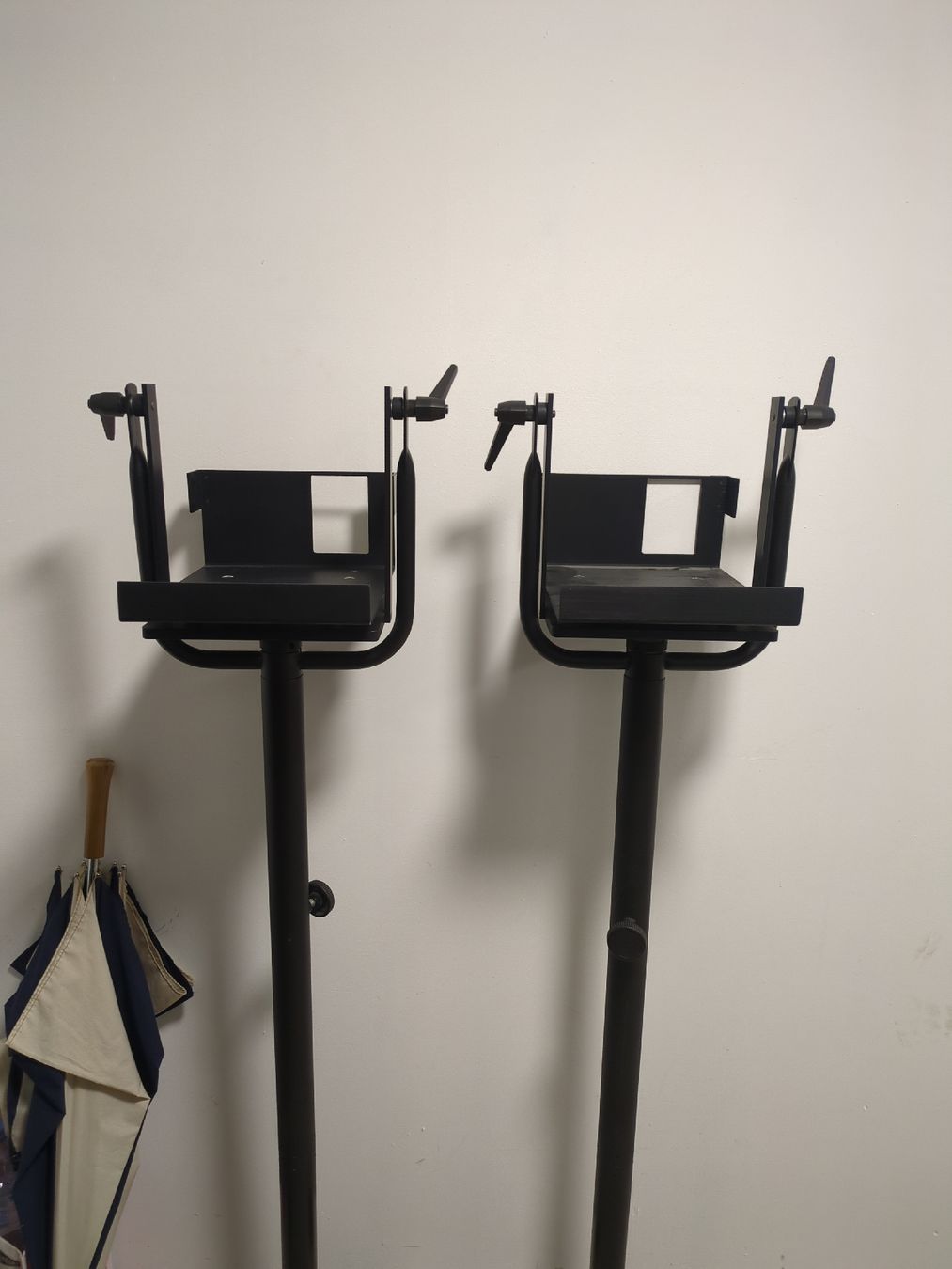 Casse acustiche: Supports d'enceintes robustes – Usato da Gland venduto da Kyostal