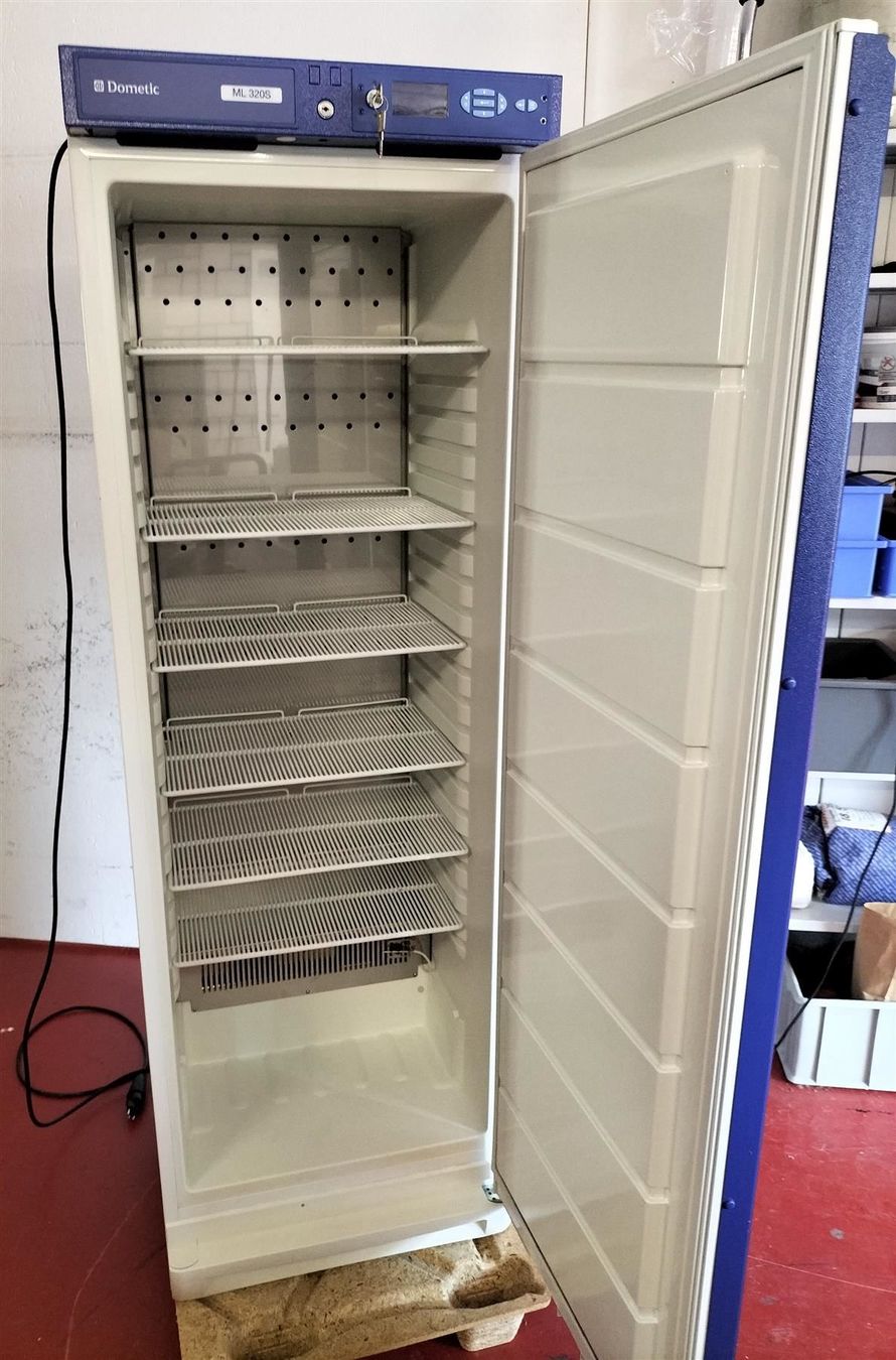 Frigoriferi: Kühlschrank Dometic ML 320 S – Usato da Niederdorf venduto da LeptonAG_Labor 1
