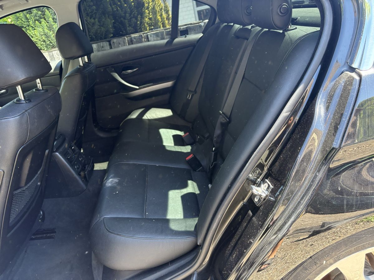BMW Tutti pezzi di ricambio auto: BMW E90 325i innenausstatung – Usato da Bözen venduto da Sanbo18 2