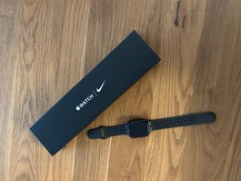 Apple Watch Nike Series 7 GPS 45mm Midnight Aluminium