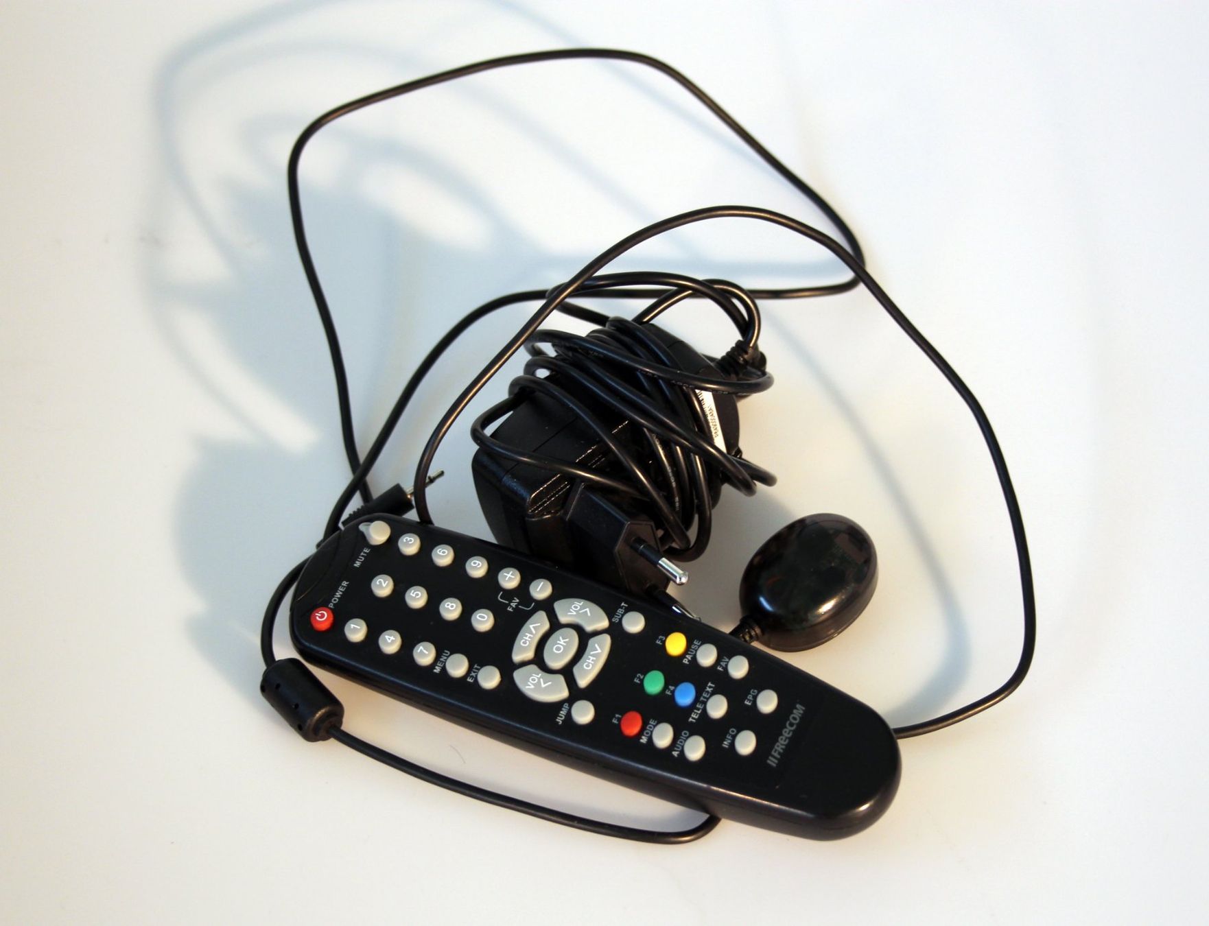 Ricevitori: Freecom DVBT-Scart Empfänger mit Antenne – Usato da Münchenbuchsee venduto da Chaoo 3