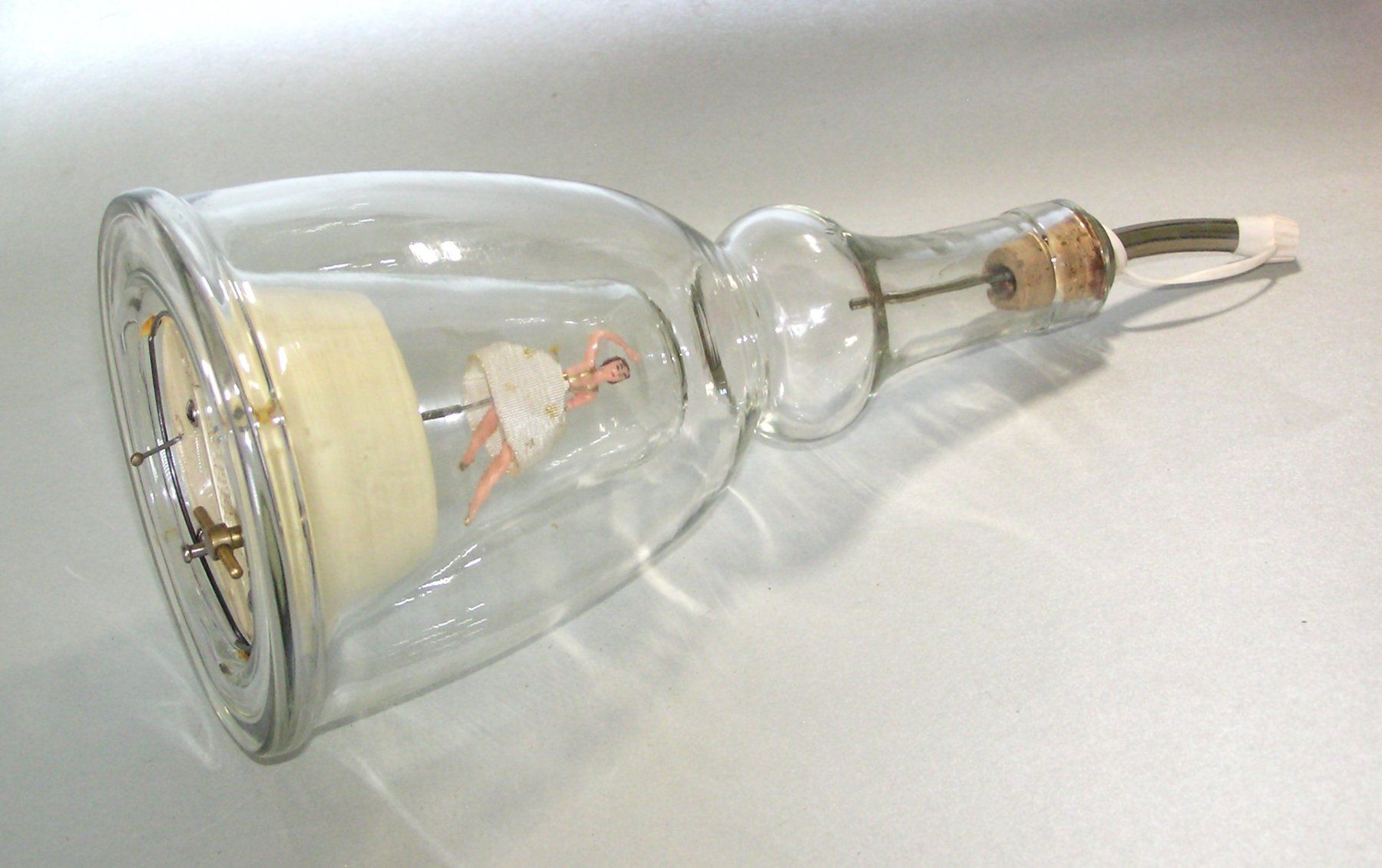 Spieldosen: VINTAGE BOLS BALLERINA FLASCHE MIT SPIELDOSE – Gebraucht aus Grenchen von Antique-hunter 4