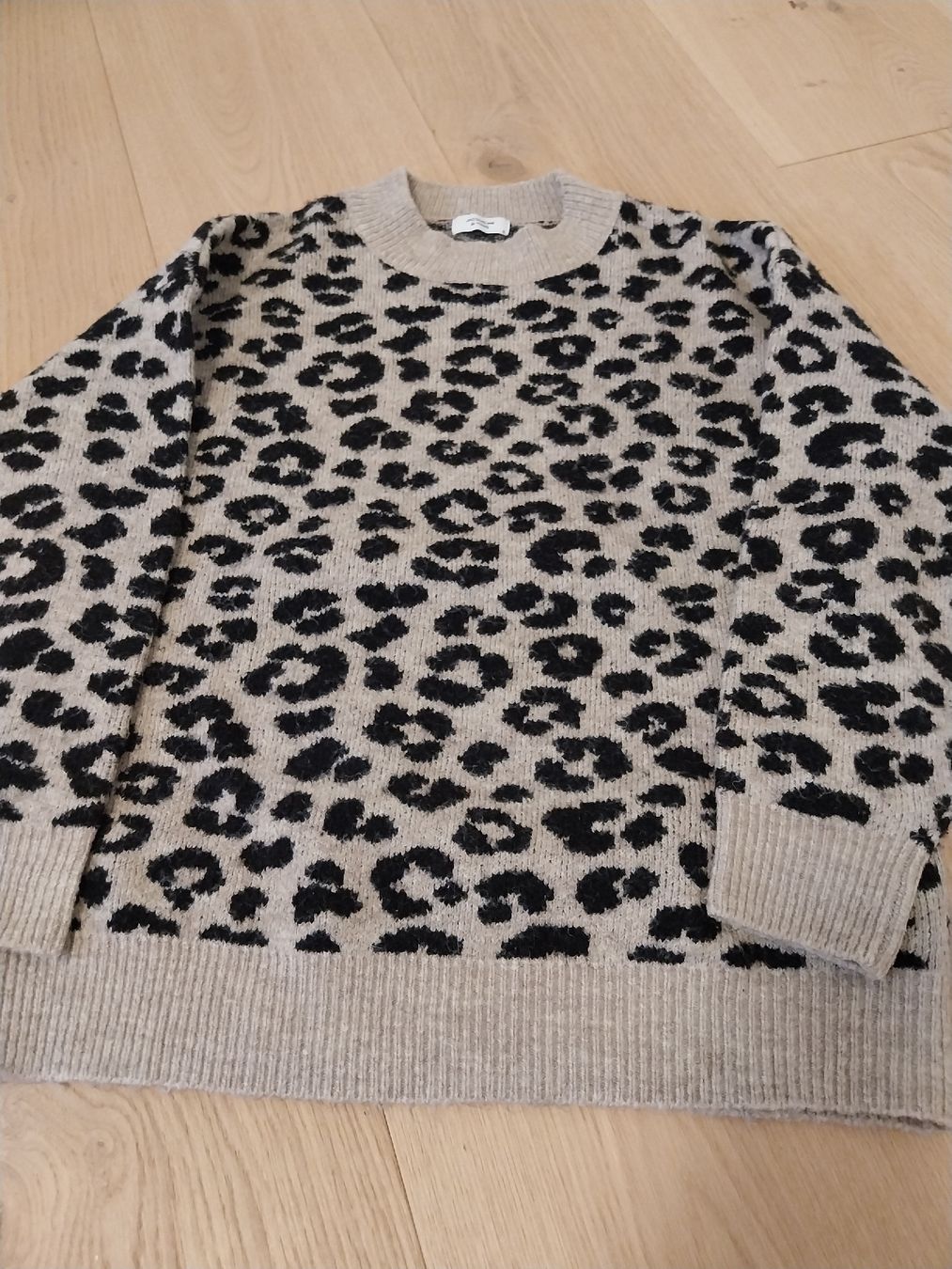 Pullover & Sweatshirts: Oversized Leo Pulli Gr. S – Gebraucht aus Oberwil BL von A.Mohler