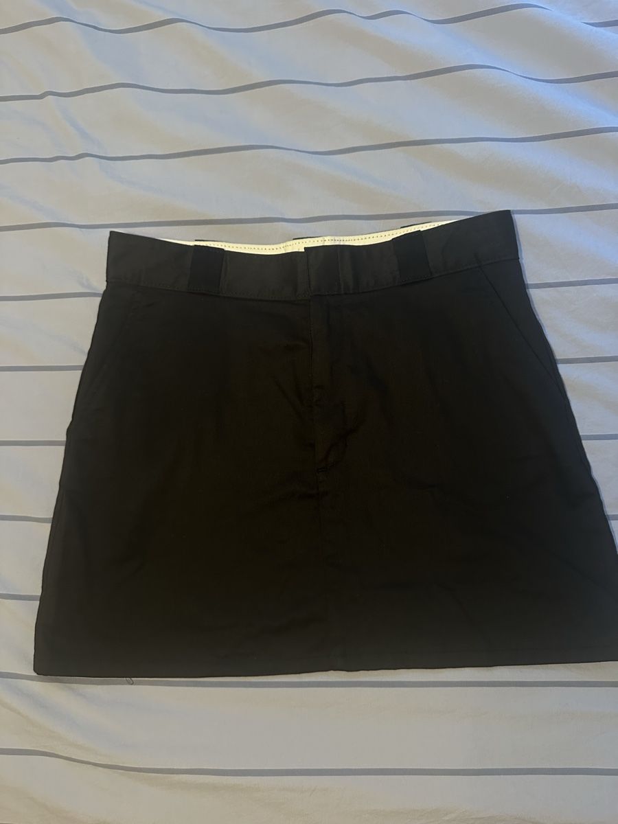 Jupes: Jupe DICKIES T30 – D'occasion à Neuchâtel par mar_gx8w