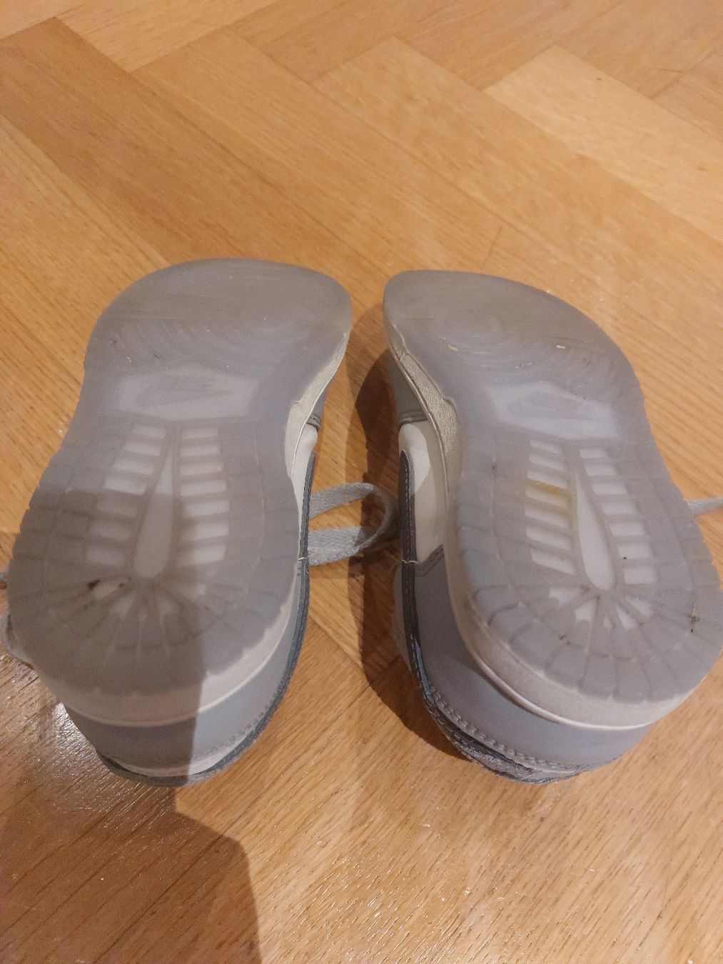 Nike Scarpe da uomo: Nike Dunk Low Grey/White Sneakers EU 29 – Usato da Zürich venduto da Lolaad 5