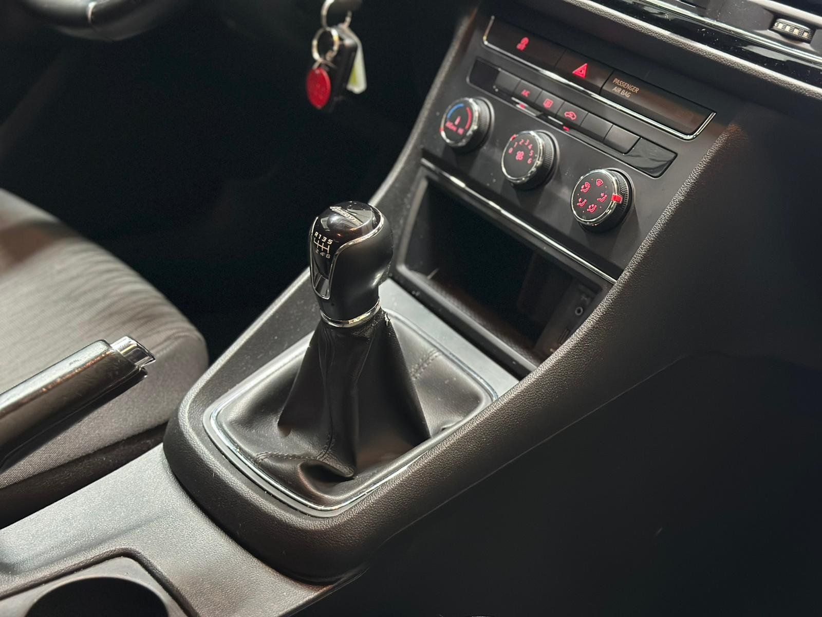 Seat Automobili: SEAT Leon ST 1.6 TDI Style 4Drive – Usato da Aclens venduto da sobacopeludo 7