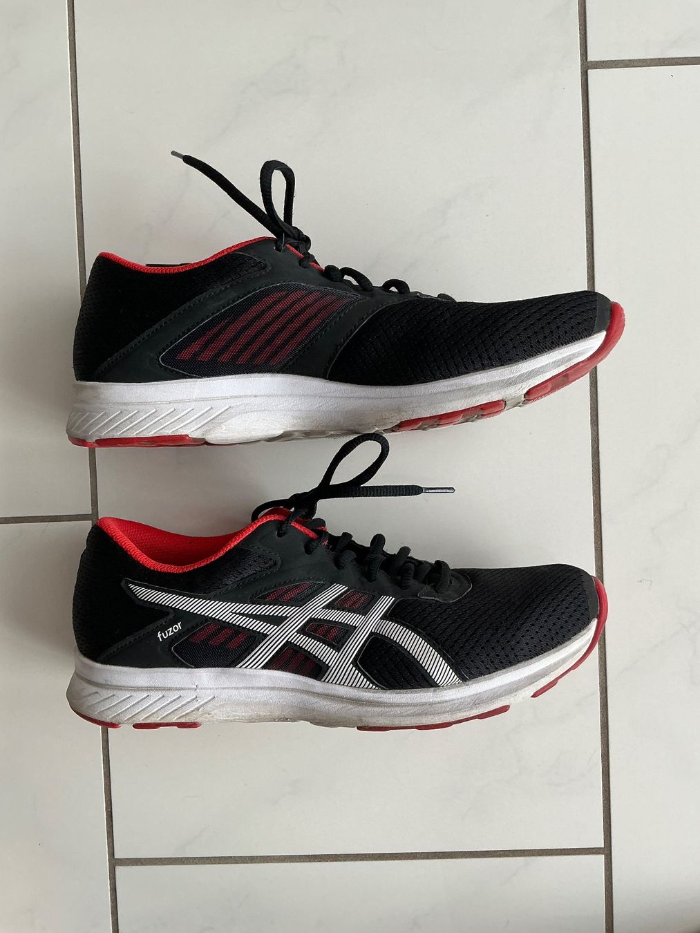 Asics Scarpe da uomo: Asics Sportschuhe Gr.42,5 – Usato da Biel-Benken BL venduto da Sahra1