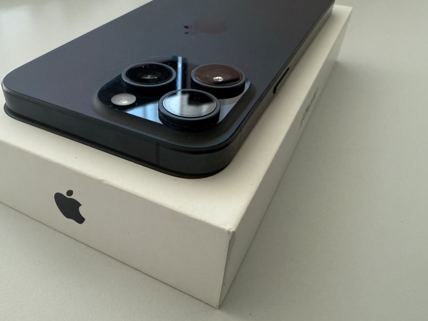 Apple Handys / Smartphones: Apple iPhone 15 Pro Max Blue Titanium, Garantie bis 4.11.25 – Gebraucht aus Wollerau von casatutti 8