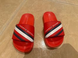 Tommy Hilfiger schöne Badesandalen, 30