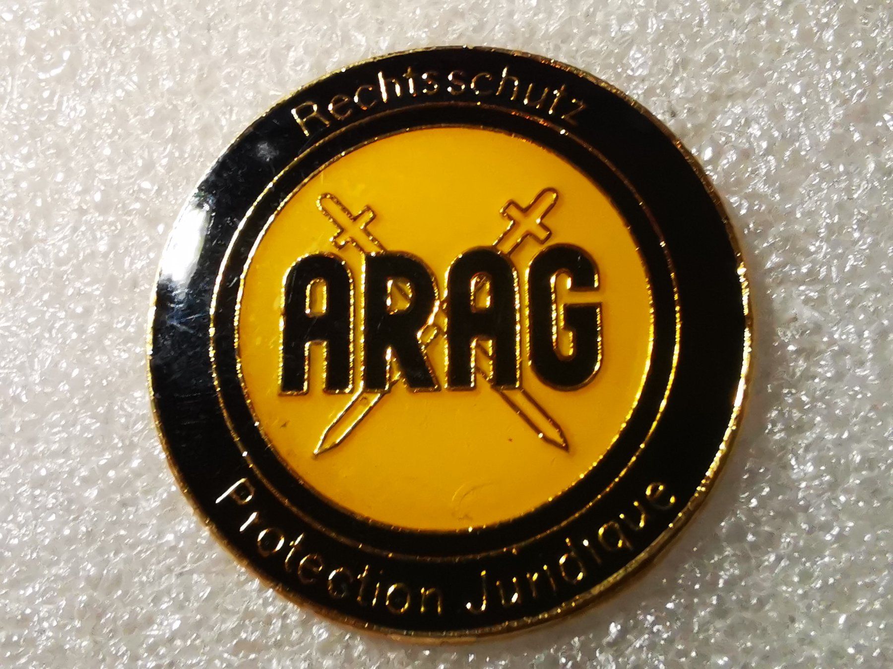 Placchette & Badge: Ansteckpin 14: Arag – Usato da Oppligen venduto da Pin-Fall-Shop
