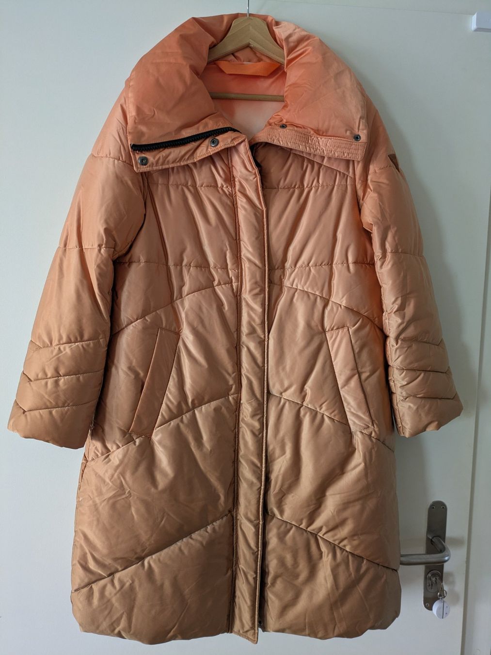 Guess Mäntel: Veste d'hiver GUESS – Gebraucht aus Onex von mrs_vc62 1