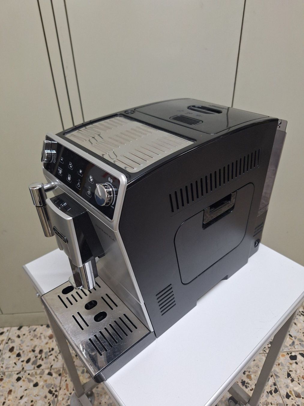De'Longhi Macchine per caffè & Macchine per espresso: Machine à café DELONGHI Autentica – Difettoso da Laconnex venduto da Patkek29 2