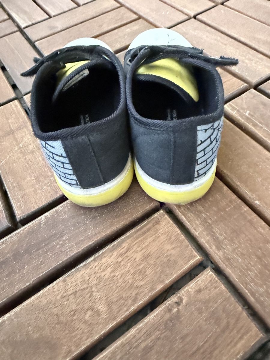 Scarpe per ragazzi: Kinder Turnschuhe Gr. 29 Pokemon gebraucht – Usato da Jona venduto da Good_luck_ 5