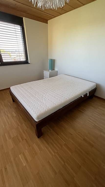 Betten: Bett mit Lattenrost 140x200cm  – Gebraucht aus Olten von 0nia 1