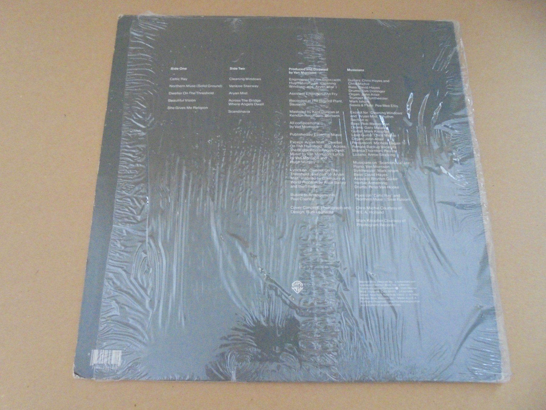 Dischi in vinile: Van Morrison " Beautiful Vision " LP USA 1982 (VG+/EX) – Usato da Crissier venduto da Promopost 1