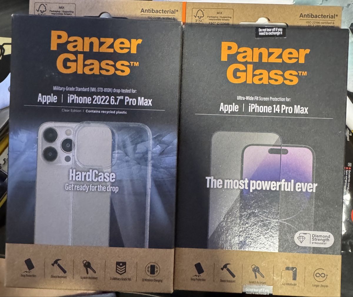 Bicchieri: PanzerGlass iPhone 14 Pro Max & HardCase 6.7" Pro Max Cases – Nuovo (secondo la descrizione) da Viganello venduto da NicodemusRoger