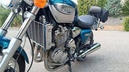 A vendre Oldimer Triumph Adventurer 890, rare et bel état.