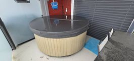 Whripool 5 Personen