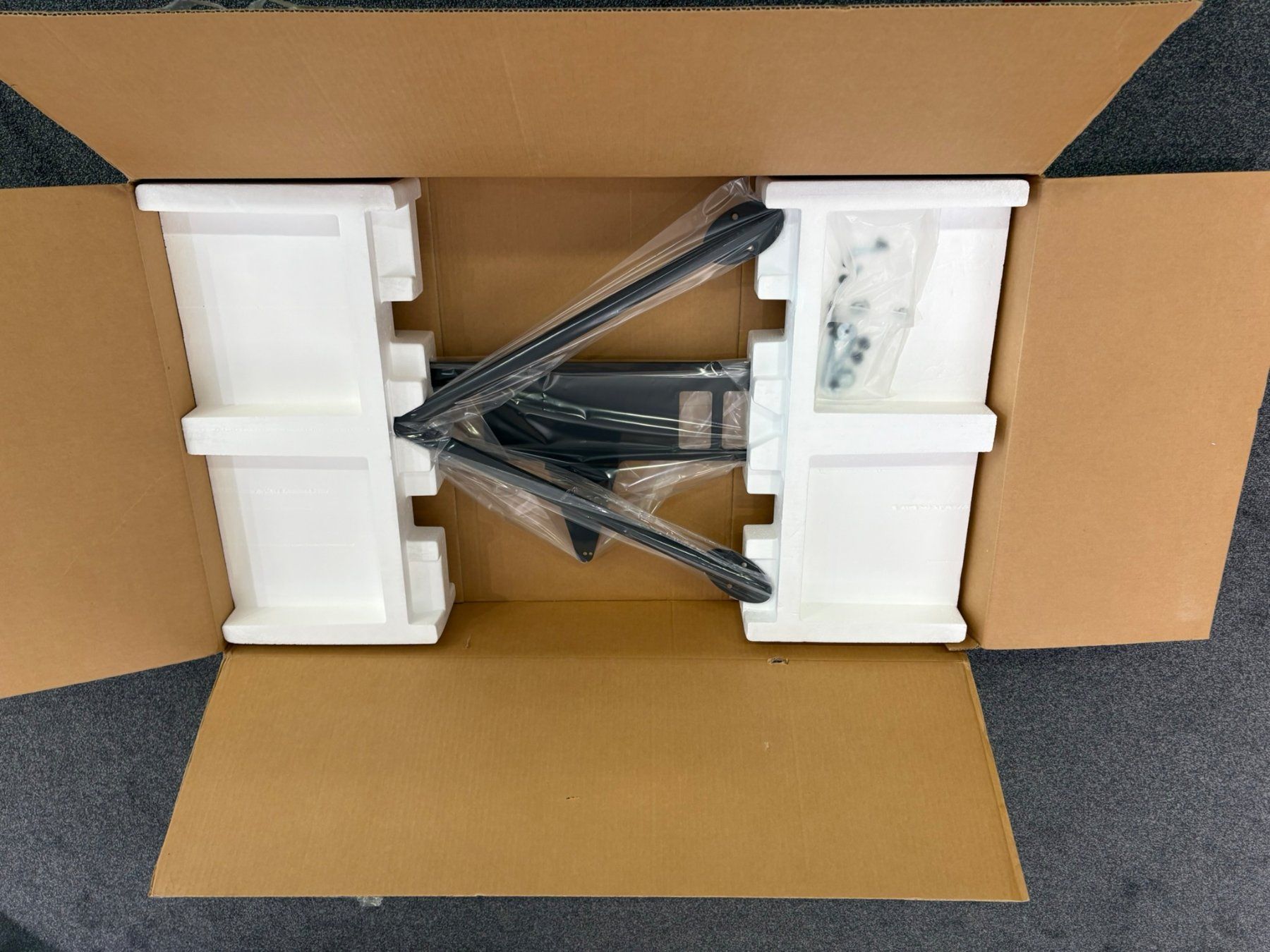 Supporti a parete: BeoVision 5 Bodenstandfuss 4171 – Nuovo e nell'imballaggio originale da Hochdorf venduto da av-electronics 5