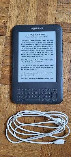 Amazon Tablet PC: Amazon Kindle eBook-Reader (ca. 2011) – Gebraucht aus Duggingen von lot-of-fun