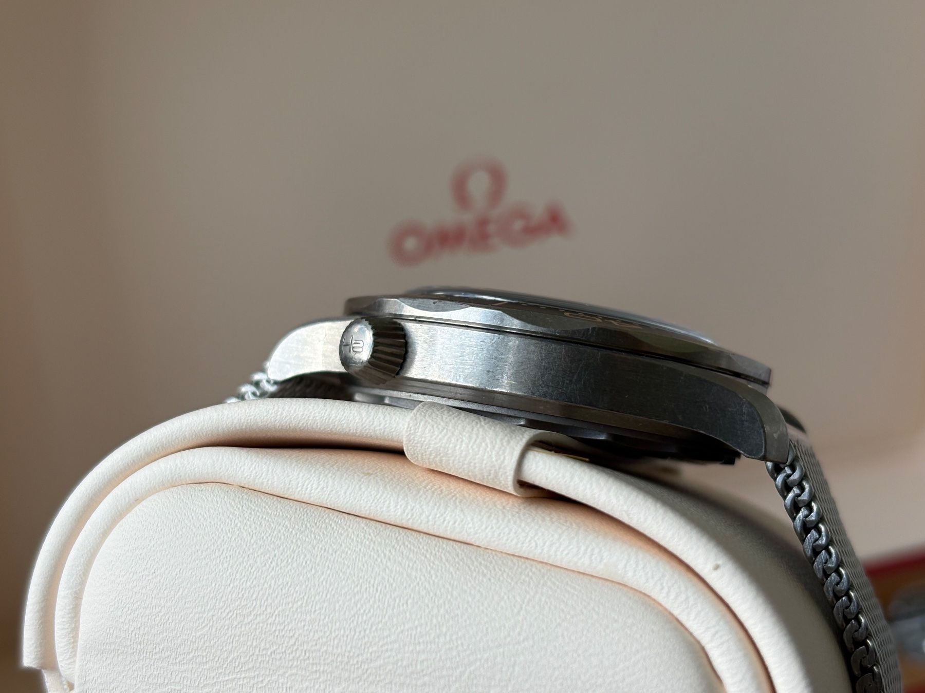 Omega Orologi: OMEGA Seamaster Diver 300M Titanium 007 Edition – Usato da Birsfelden venduto da Mynos 8