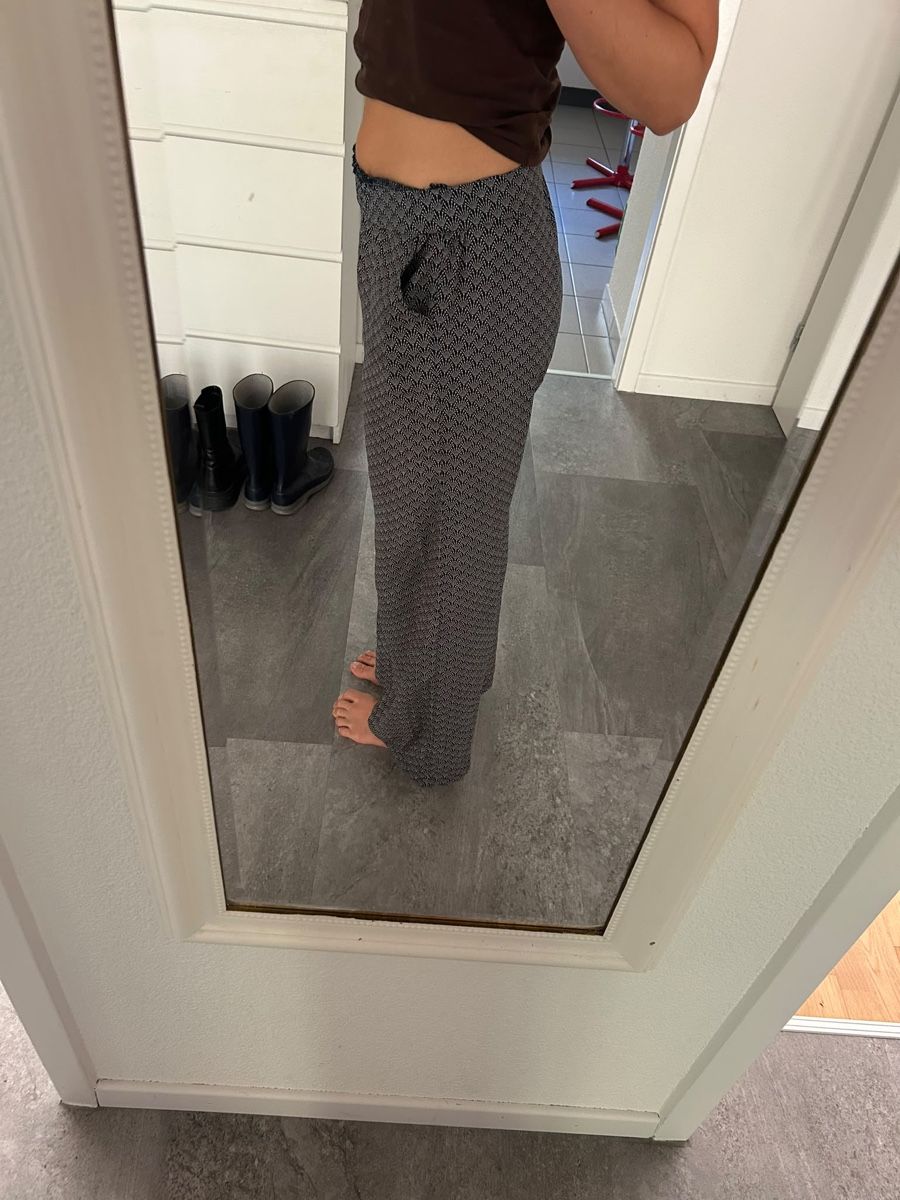 Only Pantaloni: Damen Stoffhose Grösse M mit Muster, neuwertig – Usato da Bern venduto da ser_6vm5 1