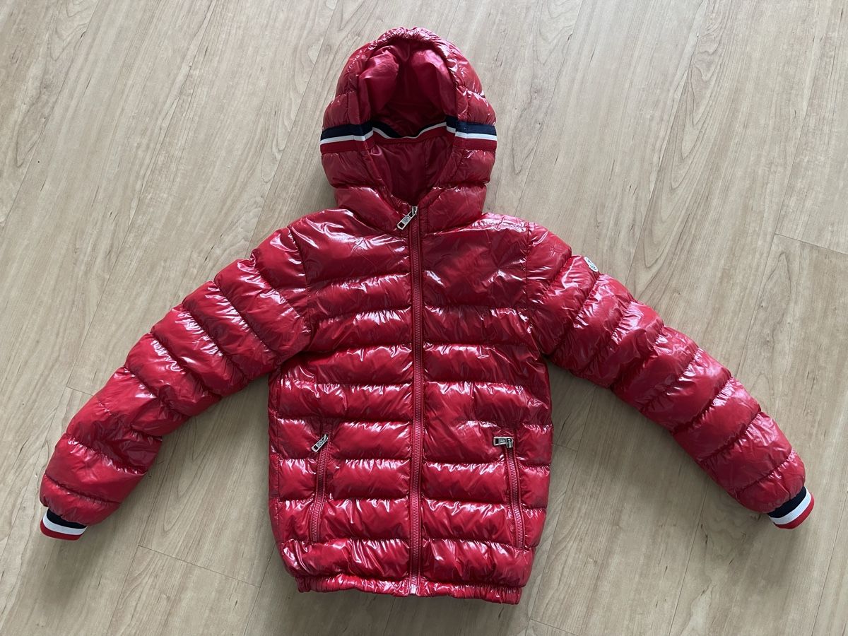 Moncler Giacche & Cappotti: Moncler Kinderjacke Gr 12, rot – Usato da Wollerau venduto da hpr_v_100