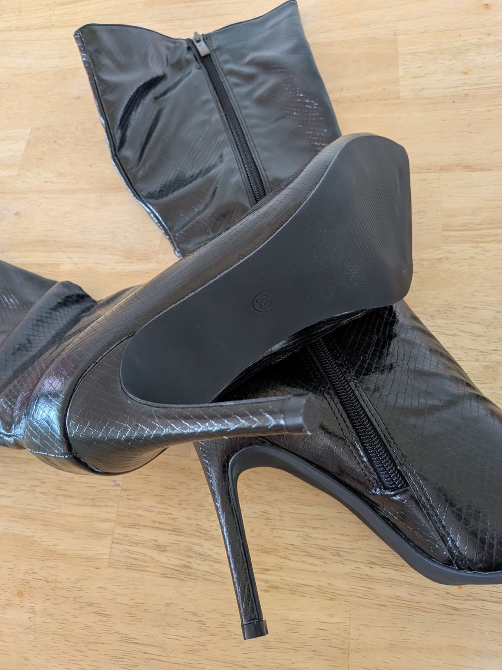 Scarpe da donna: Stiefel Grösse 39 – Nuovo (secondo la descrizione) da Bern venduto da Degero 1