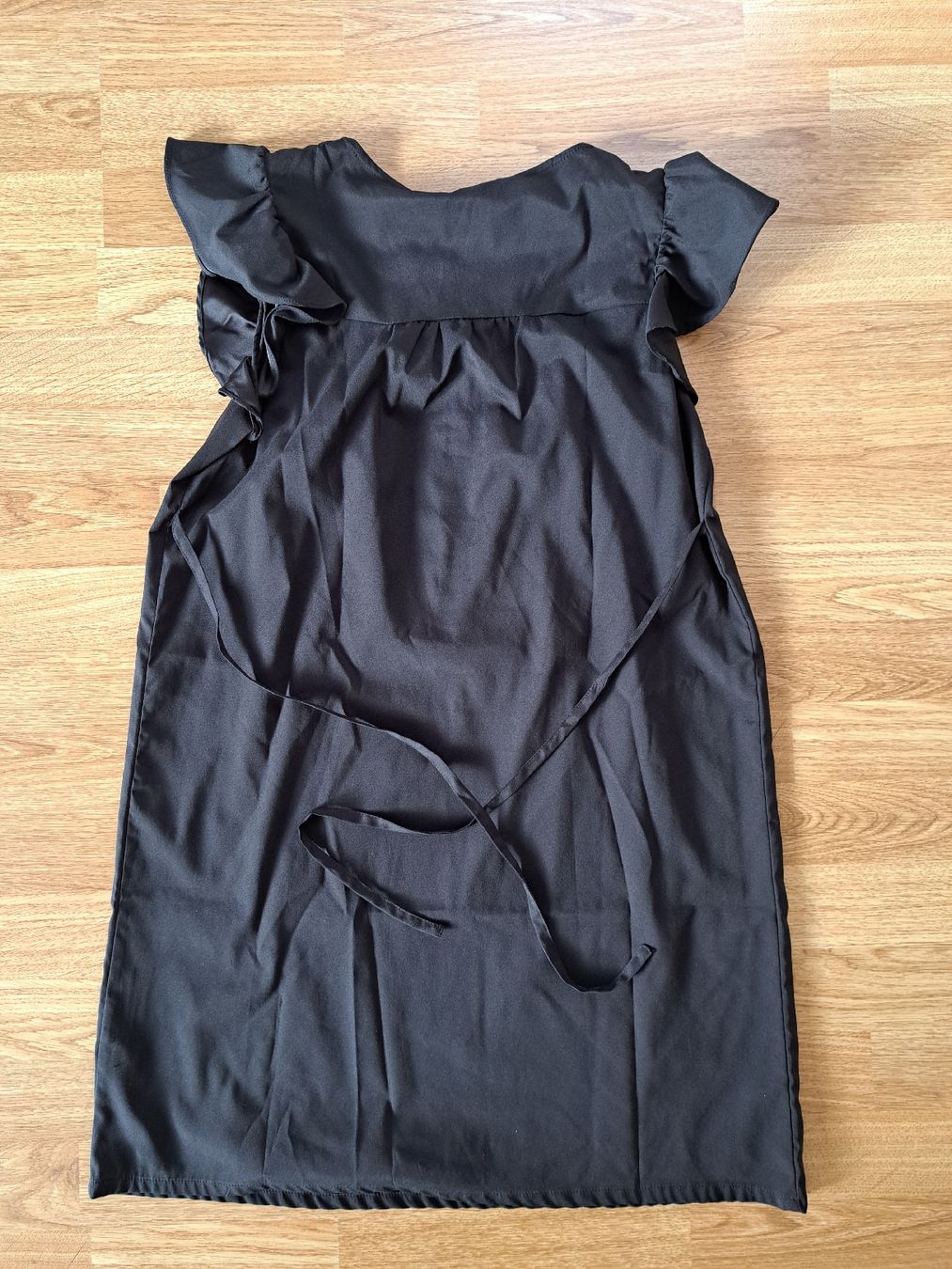 Vestiti: Schwarzes Kleid Grösse S neuwertig – Nuovo (secondo la descrizione) da Jona venduto da cel_s8jx 2