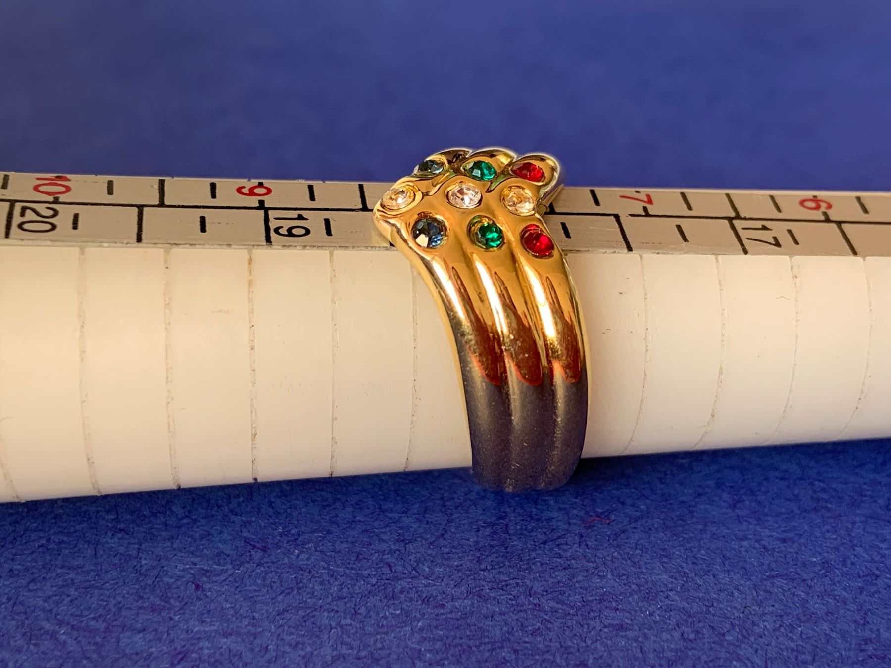Bagues: Vergoldeter Ring 3 farbige Steinli (57) – D'occasion à Laufen par Bellebellezza 3