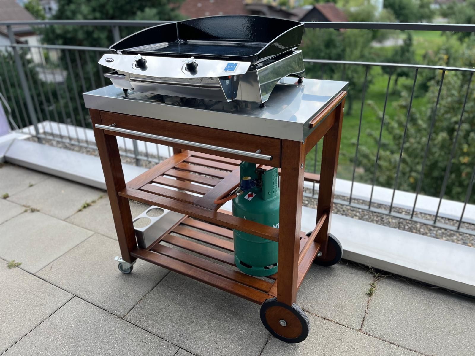 Griglie: Eno Plancha 60 Grill inkl. Gestell – Usato da St. Gallen venduto da SienaJoana 2