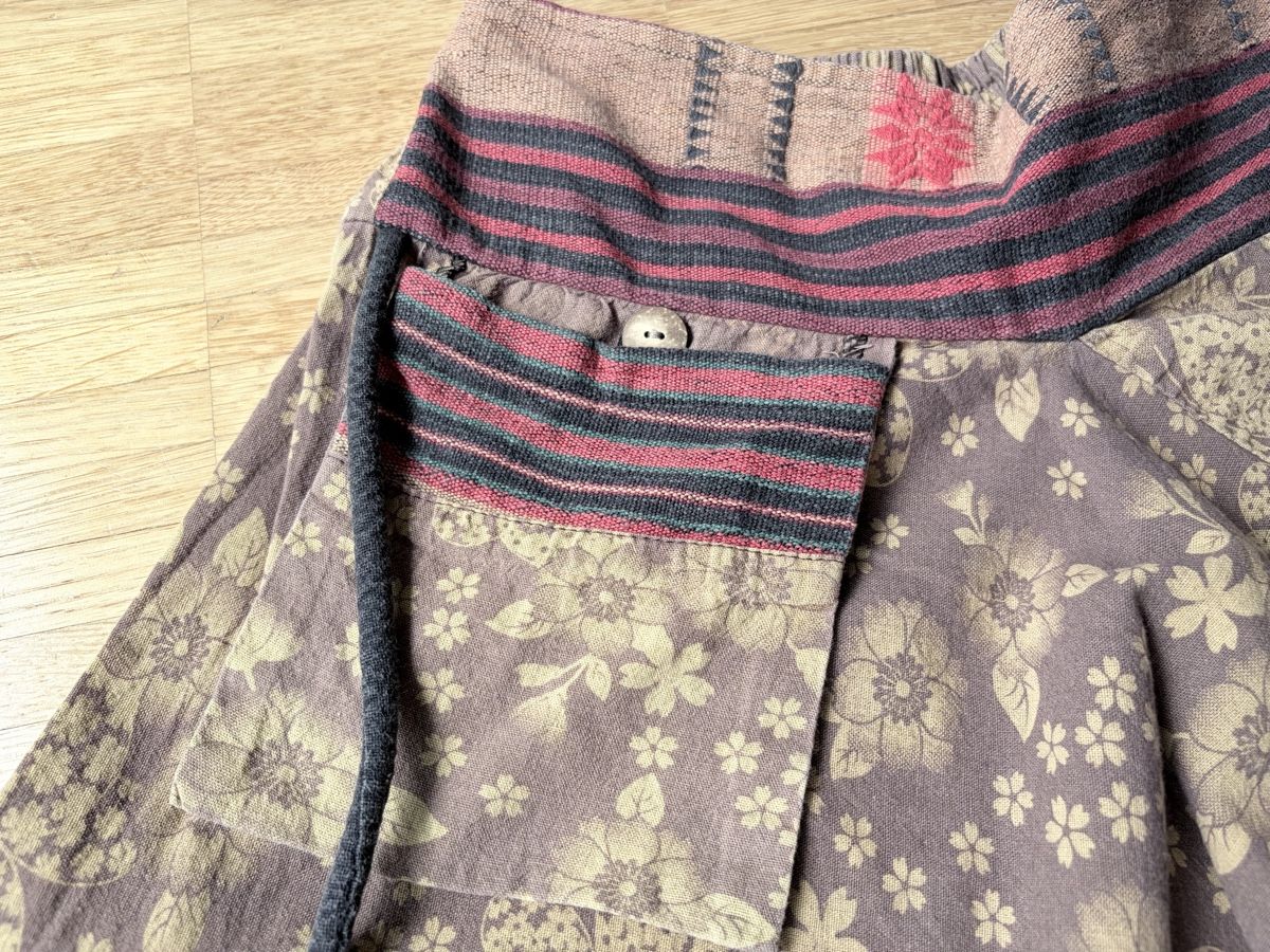 Pantaloni: Goahose mit Blumenmuster, Grösse M – Usato da Nürensdorf venduto da salut 1