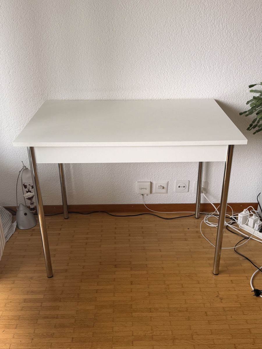 Bureaux: Vintage Tisch weiss  – D'occasion à Laupen BE par Lisafurby