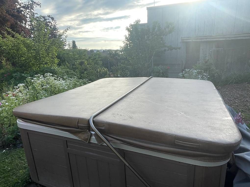 Whirlpool: Whirlpool – Gebraucht aus Ittigen von sel_fm7s 4