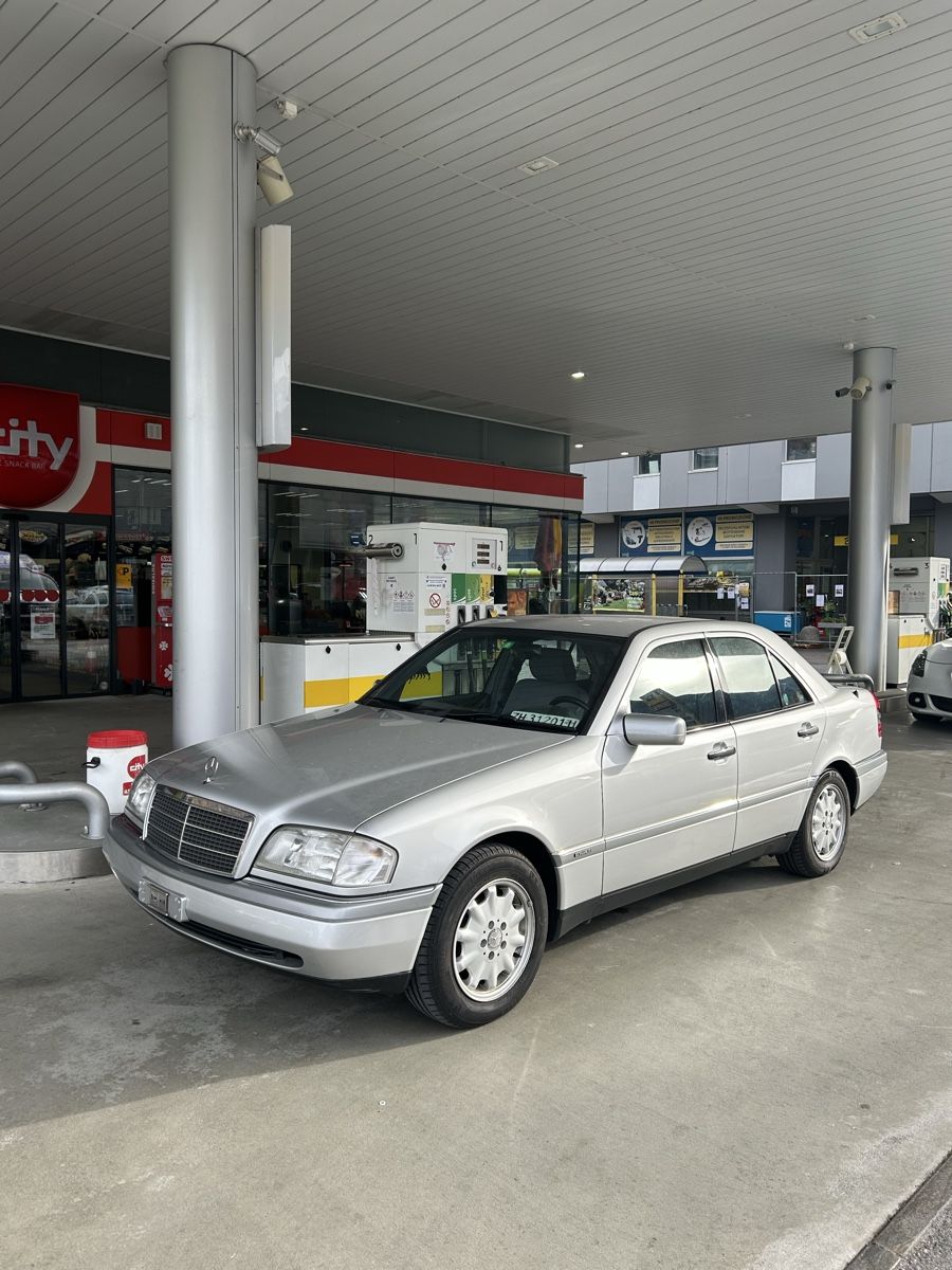 Mercedes-Benz Automobili: Mercedes-Benz C200 – Usato da Kloten venduto da NicosK01