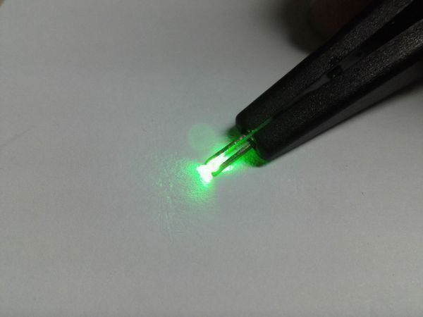 Componenti elettronici: LED SMD 1206, grün, 20Stk – Nuovo (secondo la descrizione) da Luzern venduto da Salefactory
