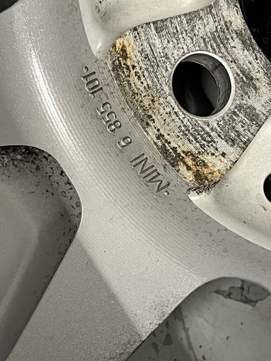 Mini Felgen: Winterkompletträder Mini Cooper 175/65/15 – Gebraucht aus Hünenberg von Auto-Klinik01 7