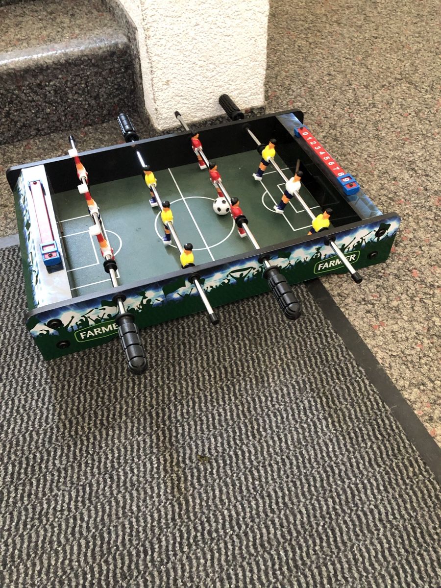 Giochi: Tischkicker Mini Fussballspiel gebraucht – Usato da Arbon venduto da Wladimir1 1