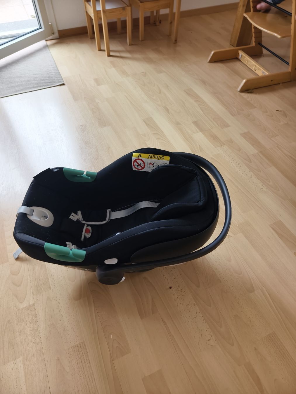 Cybex Seggiolini per auto: Babyschale Cybex Aton B2 I-Size inkl. Base One – Usato da Steffisburg venduto da simuh84 4
