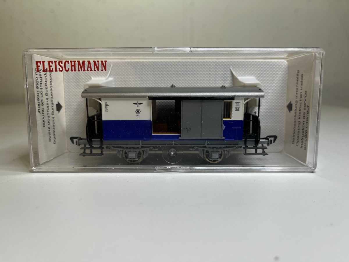 Fleischmann Modelleisenbahnen: Fleischmann Edelweiss Gepäckwagen – Neu (gemäss Beschreibung) aus Adlikon von Tonda01