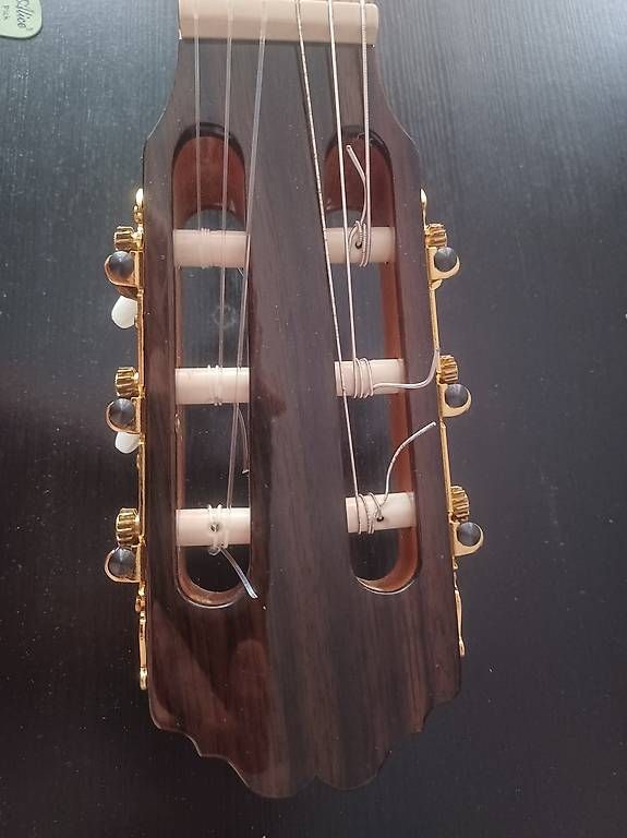Strumenti musicali: Bellissima chitarra classica 3/4 – Usato da Lugano venduto da mpf_wvq8 3