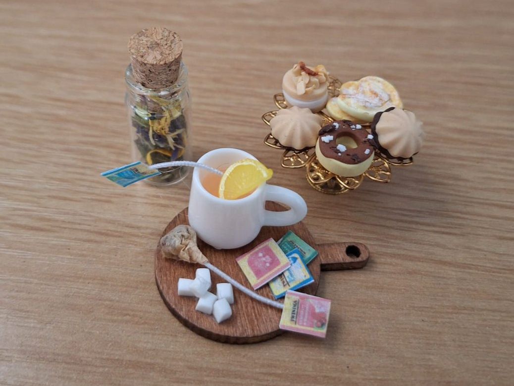 Case e mobili per bambole: Puppenhaus Tee Set mit Etagere – Nuovo (secondo la descrizione) da Zürich venduto da HandmadeTinyFood