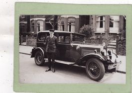 Altes Auto mit Chauffeur irgendwo ??