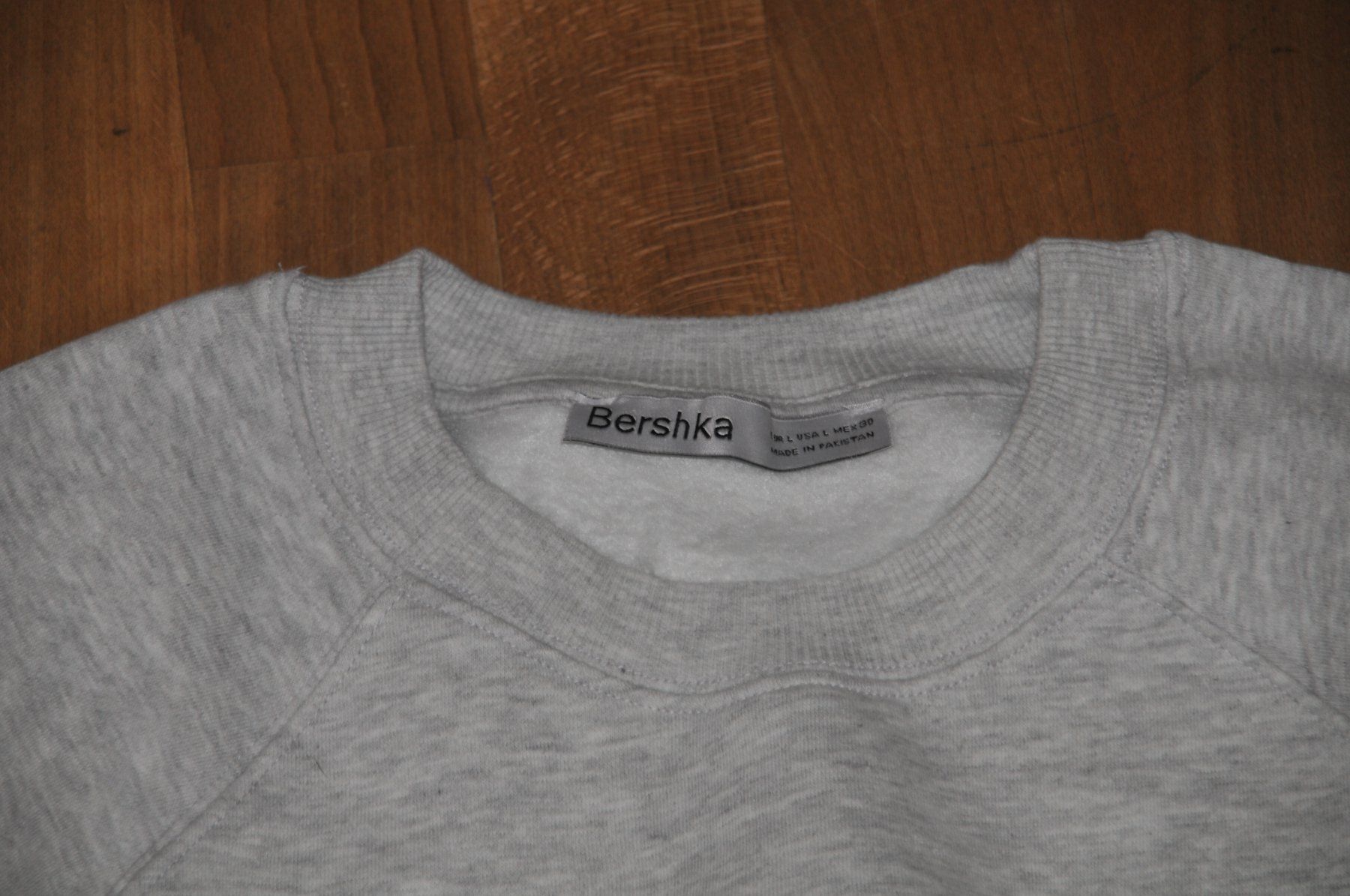 Bershka Pullover & Sweatshirts: Schlichter Bershka Pullover / Sweatshirt - Gr. L - NEU – Neu (gemäss Beschreibung) aus Winterthur von Schwestere 1