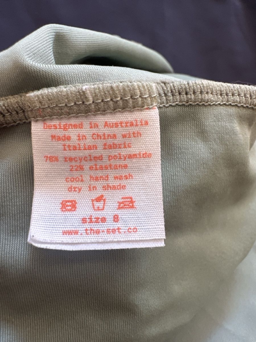 Kleiderpakete: Uni Badeshirts size 8 – Gebraucht aus Biberstein von Anka01 2