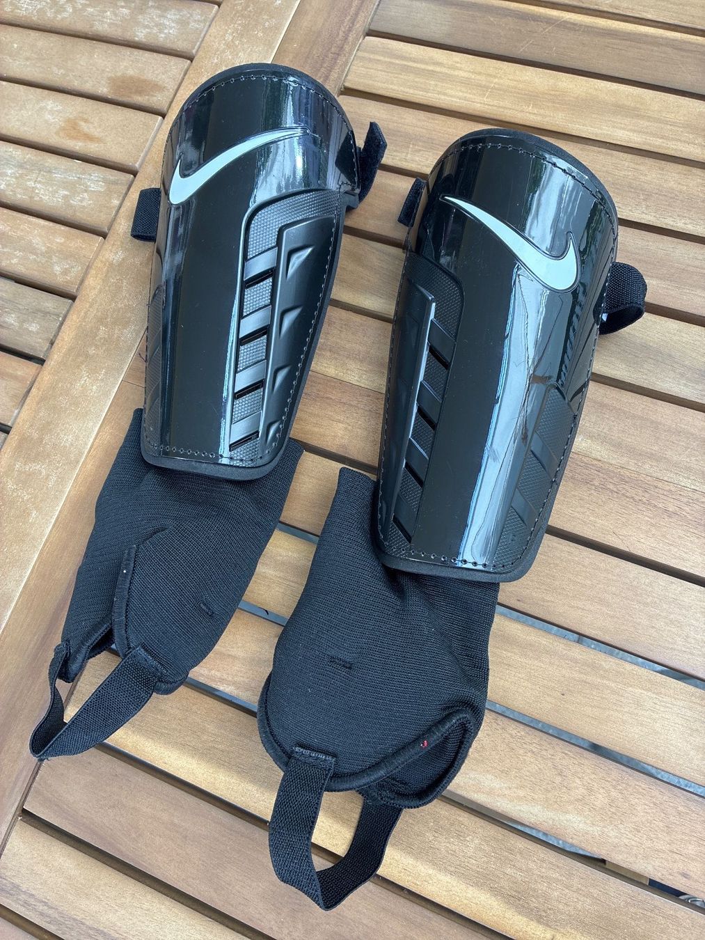 Protections: Schienbeinschoner Nike Schwarz, Paar – D'occasion à Guntershausen par Gloominati